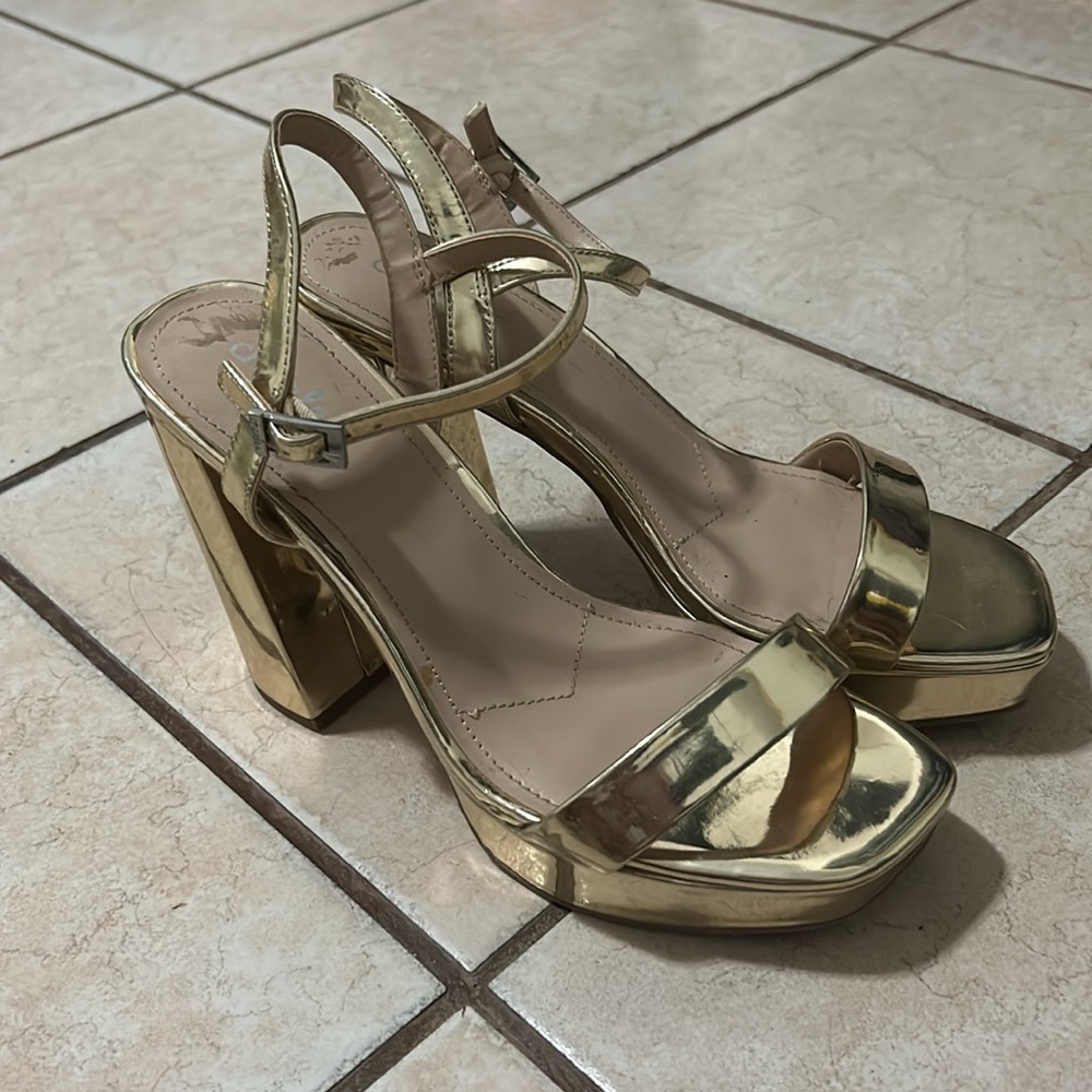 Gold platforms✨